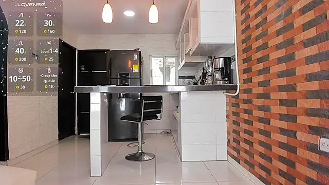 violetta pretty online show from 10.14.25