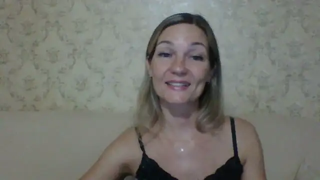 Snapshot of sweetriki chatting on 10.21.25 sweetriki online show from 10.21.25