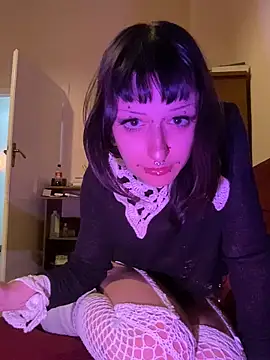 Snapshot of severingratty chatting on 10.10.25 severingratty online show from 10.10.25