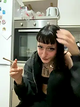 Snapshot of severingratty chatting on 10.11.25 severingratty online show from 10.11.25