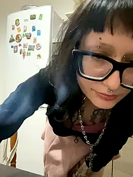 Snapshot of severingratty chatting on 10.13.25 severingratty online show from 10.13.25