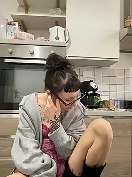 Snapshot of severingratty chatting on 10.24.25 severingratty online show from 10.24.25