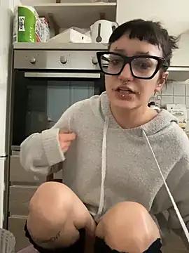 Snapshot of severingratty chatting on 10.29.25 severingratty online show from 10.29.25