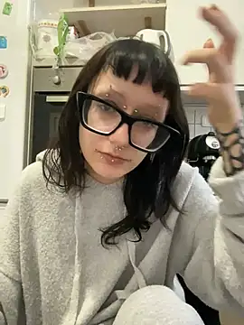 Snapshot of severingratty chatting on 11.17.25 severingratty online show from 11.17.25