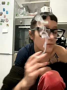 Snapshot of severingratty chatting on 11.30.25 severingratty online show from 11.30.25