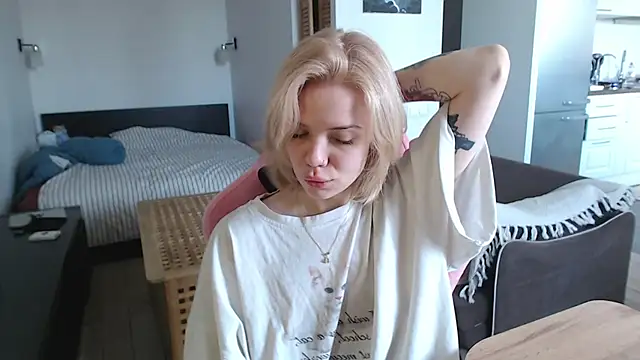 enchanting chloe online show from 03.19.26