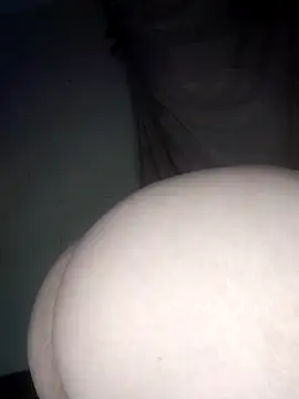 Snapshot of yaraa49 chatting on 12.21.25 yaraa49 online show from 12.21.25