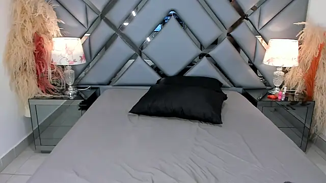 Milan LewisS online show from 09.20.25