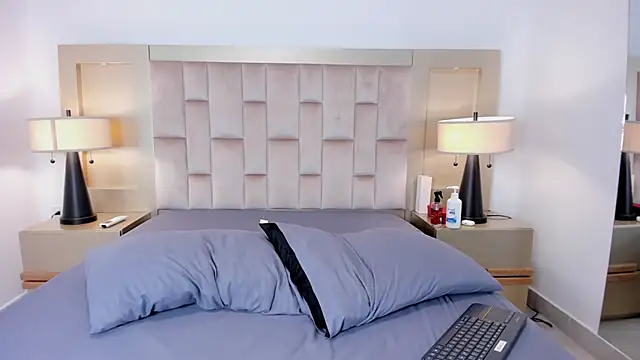 Milan LewisS online show from 09.24.25