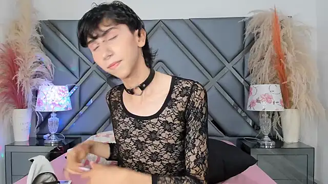 Milan LewisS online show from 11.08.25