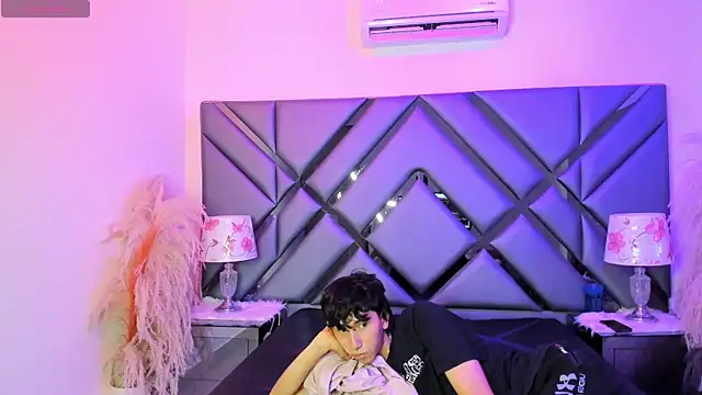 Milan LewisS online show from 02.26.26