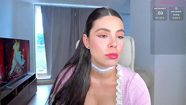 Snapshot of MeganScott chatting on 11.13.25 MeganScott online show from 11.13.25