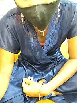 Snapshot of ranisanthutelugu chatting on 10.18.25 ranisanthutelugu online show from 10.18.25