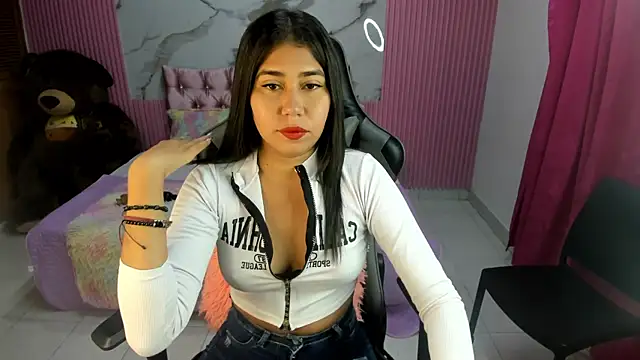 Snapshot of Mindy_19 chatting on 09.09.25 Mindy 19 online show from 09.09.25