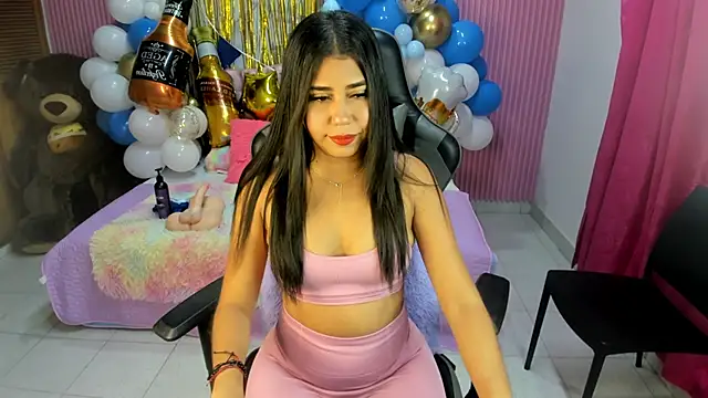 Snapshot of Mindy_19 chatting on 09.24.25 Mindy 19 online show from 09.24.25