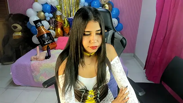 Snapshot of Mindy_19 chatting on 09.28.25 Mindy 19 online show from 09.28.25