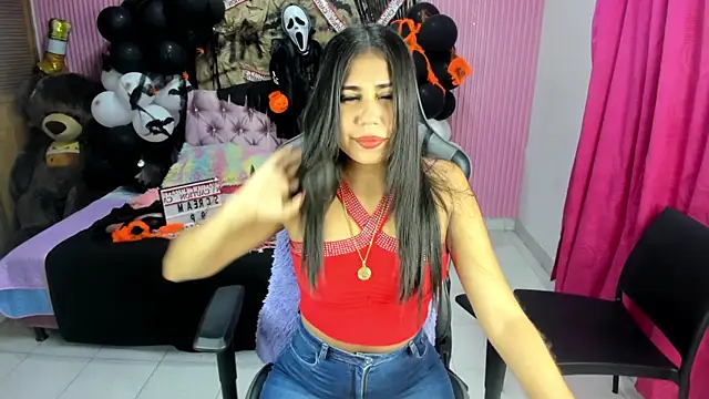 Snapshot of Mindy_19 chatting on 11.03.25 Mindy 19 online show from 11.03.25