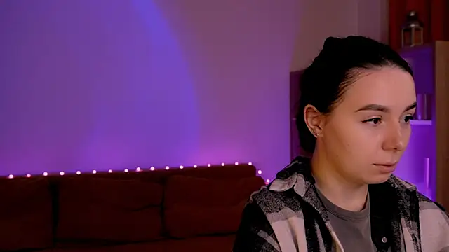 Snapshot of Di_na_Bell chatting on 09.24.25 Di na Bell online show from 09.24.25