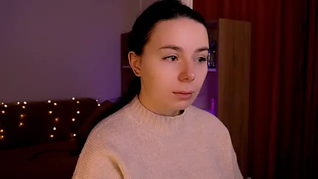 Snapshot of Di_na_Bell chatting on 12.05.25 Di na Bell online show from 12.05.25