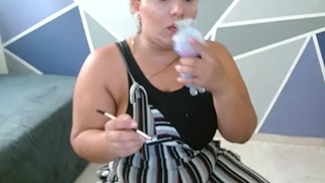 Snapshot of Yera_carey chatting on 11.23.25 Yera carey online show from 11.23.25