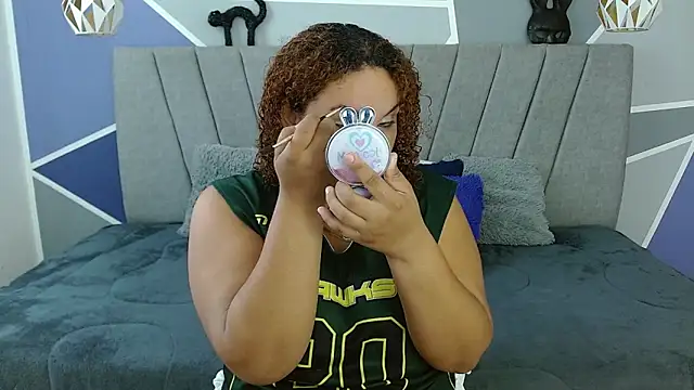 Snapshot of Yera_carey chatting on 11.25.25 Yera carey online show from 11.25.25