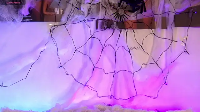 Snapshot of AlysonHuxley_ chatting on 11.02.25 AlysonHuxley online show from 11.02.25