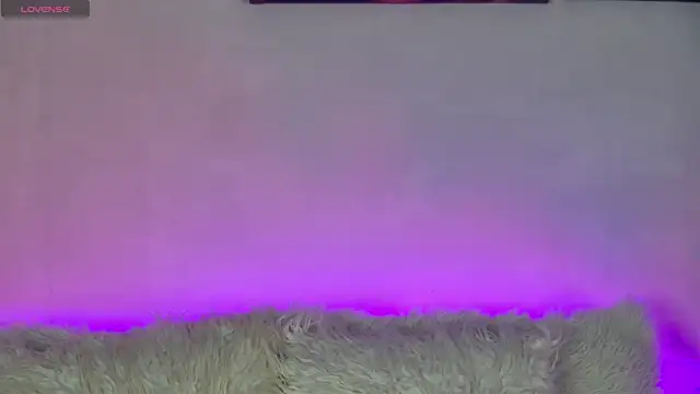 Snapshot of AlysonHuxley_ chatting on 11.25.25 AlysonHuxley online show from 11.25.25