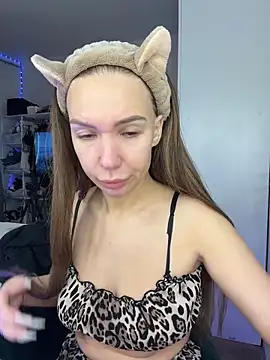 Snapshot of AlysonHuxley_ chatting on 02.18.26 AlysonHuxley online show from 02.18.26