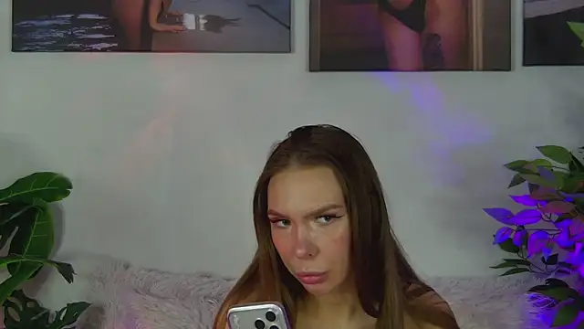 Snapshot of AlysonHuxley_ chatting on 03.06.26 AlysonHuxley online show from 03.06.26