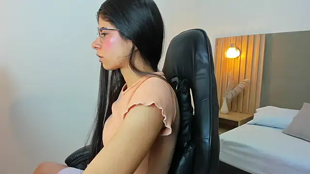 carlina 15 online show from 10.30.25