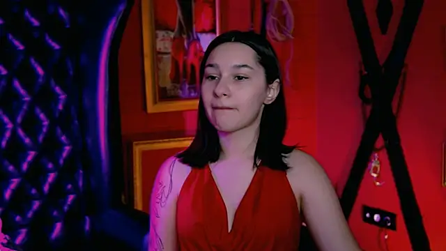 KimClarks  online show from 10.31.25