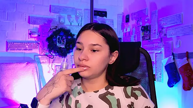 KimClarks  online show from 12.21.25