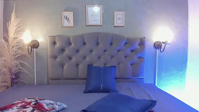 GiannaSlimJB online show from 11.26.25