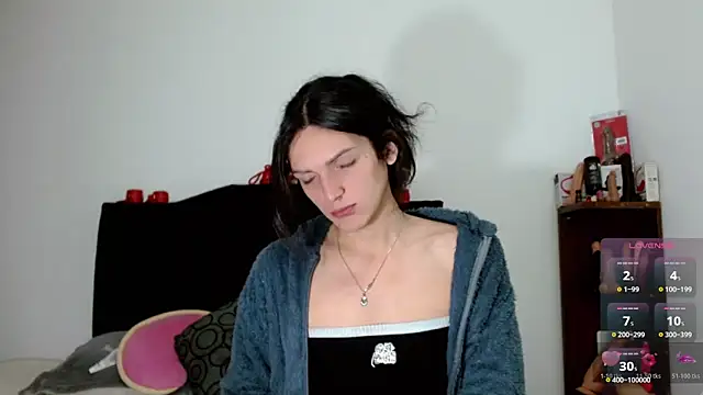 Snapshot of x_isabella_x chatting on 11.29.25 x isabella x online show from 11.29.25