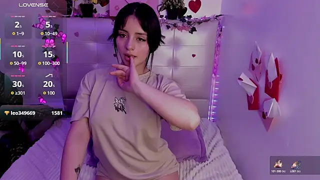 Anna Blade  online show from 02.21.26