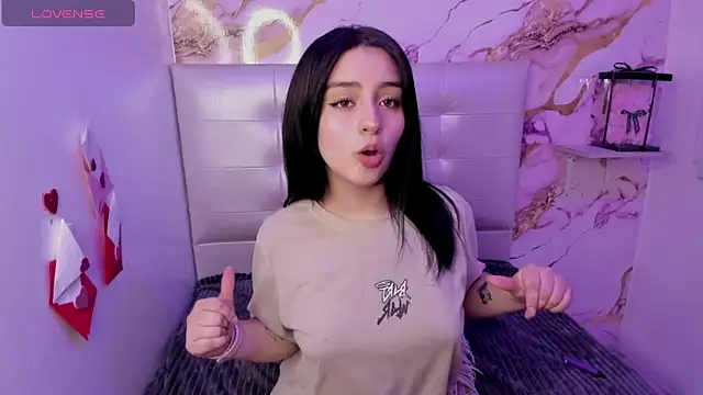 Anna Blade  online show from 04.23.26