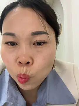 Snapshot of xlj4523 chatting on 10.31.25 xlj4523 online show from 10.31.25