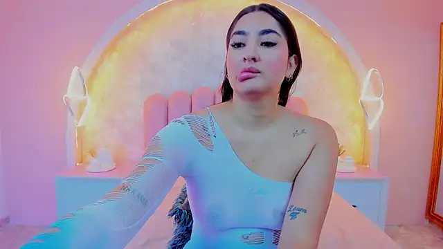 Snapshot of JasmineRhodes chatting on 10.14.25 JasmineRhodes online show from 10.14.25