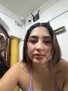 Snapshot of JasmineRhodes chatting on 11.19.25 JasmineRhodes online show from 11.19.25