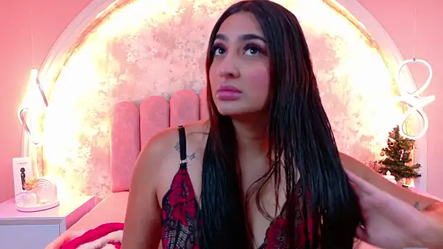 Snapshot of JasmineRhodes chatting on 12.20.25 JasmineRhodes online show from 12.20.25