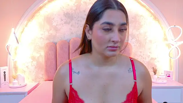 Snapshot of JasmineRhodes chatting on 01.14.26 JasmineRhodes online show from 01.14.26