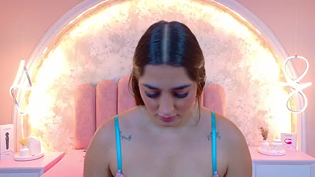 Snapshot of JasmineRhodes chatting on 01.15.26 JasmineRhodes online show from 01.15.26