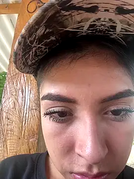 Snapshot of Kardashian12 chatting on 11.03.25 Kardashian12 online show from 11.03.25