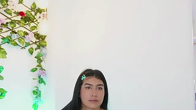 saraBow online show from 09.09.25