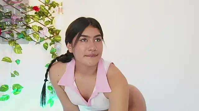 saraBow online show from 09.18.25