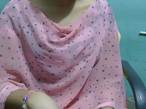 Snapshot of lovely_soniya chatting on 11.04.25 lovely soniya online show from 11.04.25