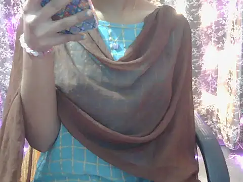 Snapshot of lovely_soniya chatting on 12.04.25 lovely soniya online show from 12.04.25