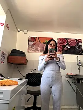 Michelle Zoe online show from 09.22.25