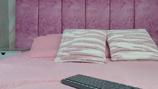 emmacurvy online show from 05.01.26