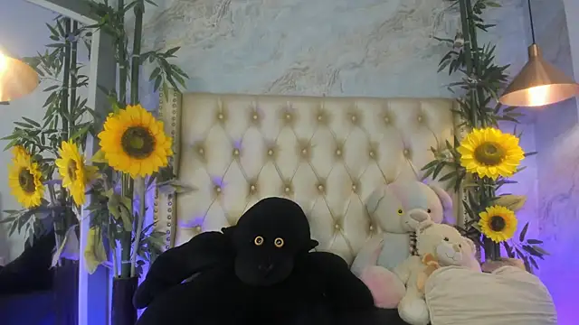Snapshot of LittleeJaz chatting on 05.20.26 LittleeJaz online show from 05.20.26